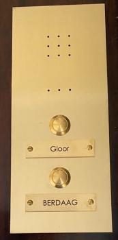 aussensprechstelle-sprechplatte-messing