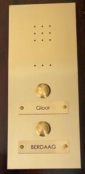 aussensprechstelle-sprechplatte-messing