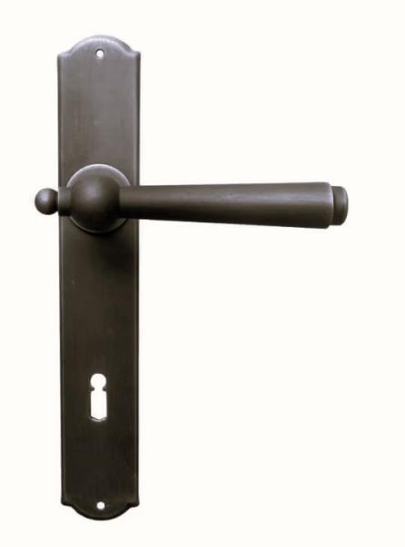 drueckergarnitur-landhausstil-mit-langschildern