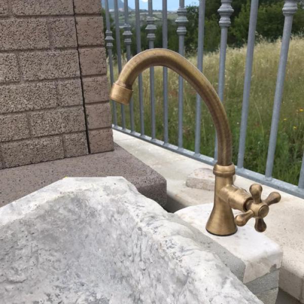 wasserhahn-outdoor-messing-antik-garten-spuele